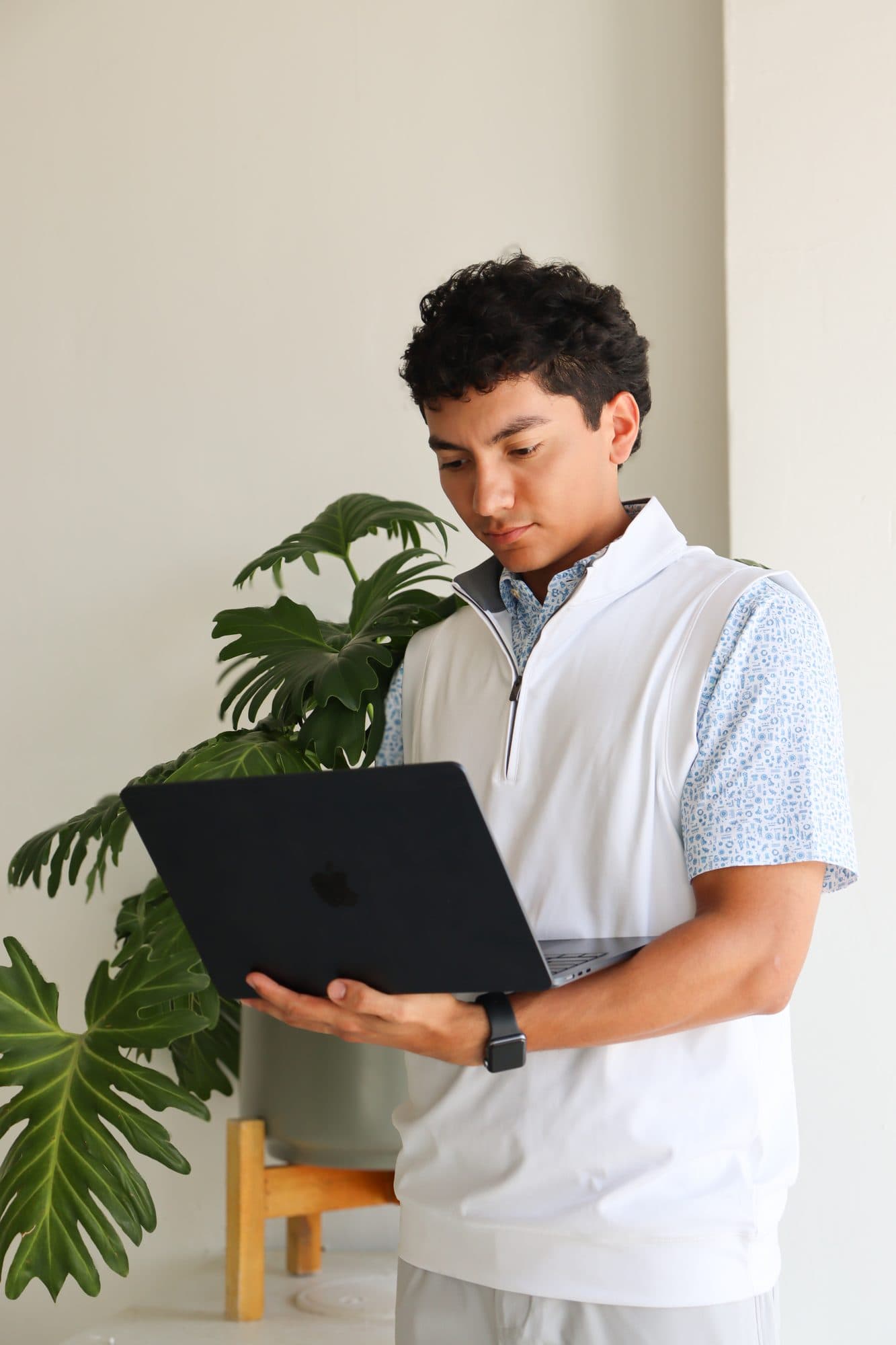 A Rise Insurance Agency agent at work